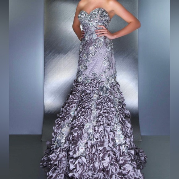 Evening by Mac Duggal Couture | size 8 altered to size 0 | Gray Platinum White - Picture 5 of 5